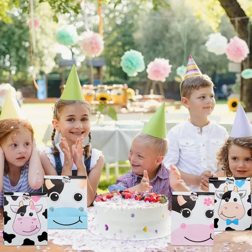 Vista 7 de Leinuosen Paquete de 24 bolsas de golosinas con estampado de vaca, bolsas de regalo de fiesta de vacas para niños, cajas de regalos con temática