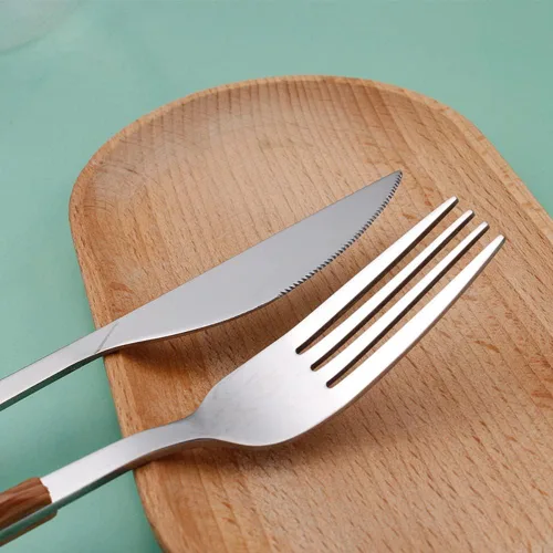 Vista 4 de Juego de cubiertos de madera de 32 piezas para 6 personas con mango de madera de imitación de madera de acero inoxidable para boda, hogar, cocina