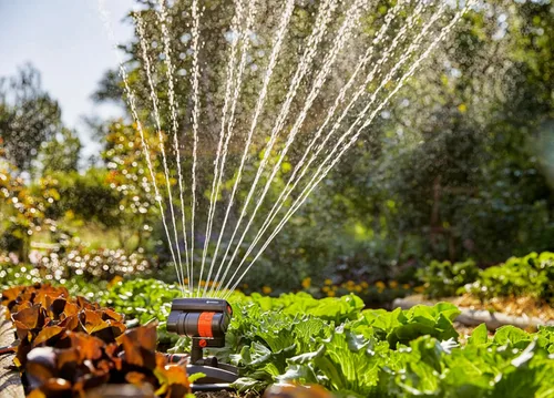 Vista 2 de Gardena AquaZoom - Rociador oscilante rectangular compacto para áreas de riego de 9 a 2,325.0 ft², rango de 3 a 59.1 ft, extensión de 3 a 39.4 ft