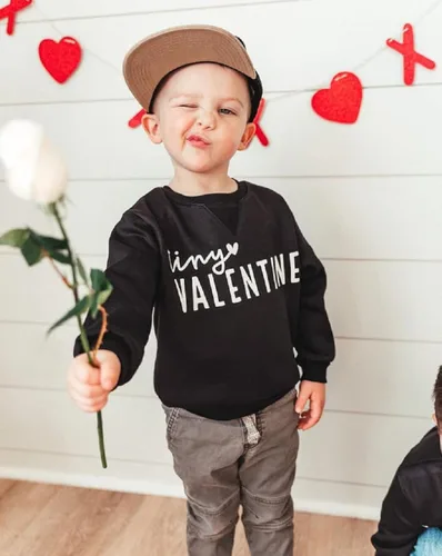 Vista 2 de JLKGICF Traje de San Valentín para bebé y niña pequeña, sudadera con estampado de letras, cuello redondo, ropa de San Valentín
