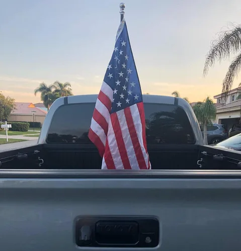 Vista 5 de iJDMTOY Kit de soporte de bandera de montaje lateral para carril de caja de camión, compatible con Toyota Tundra Tacoma, también otros camiones