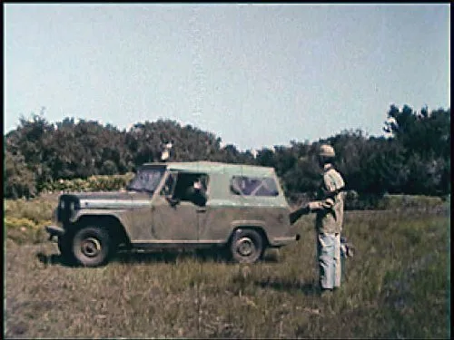 Vista 6 de Jeep Frolics Willys CJ5 Wagoneer Jeepster Gladiator Trucks old films DVD