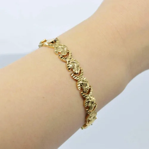 Vista 3 de LVYE Pulsera de cadena chapada en oro de 18 quilates diseño de corazón pulsera de latón macizo Forever Love Metal
