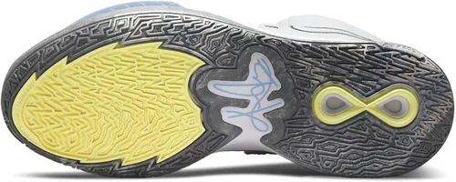 Vista 3 de Kyrie Infinity TB para hombre, talla 10.5 a 13.0, color blanco y negro
