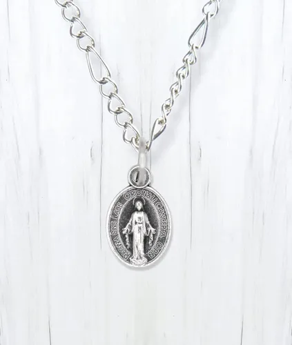 Vista 4 de Paquete de 5 medallas milagrosas para pulsera o collar de 12 pulgadas, plata oxidada pequeñas medallas milagrosas para hacer joyas católicas