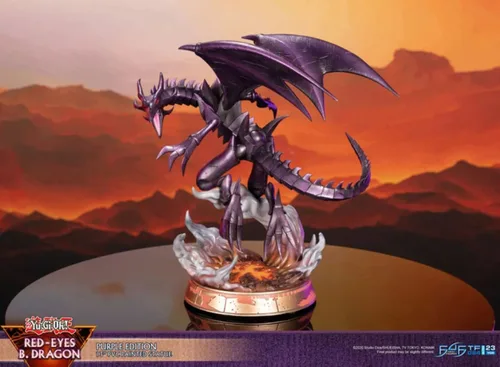 Vista 2 de First 4 Figures Red Eyes B. Dragon Purple Edition Estatua