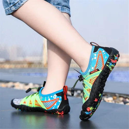 Vista 5 de UBFEN - Zapatos para el agua para niños y niñas zapatos acuáticos y livianos de secado rápido para ir a la playa practicar deportes hacer natación e