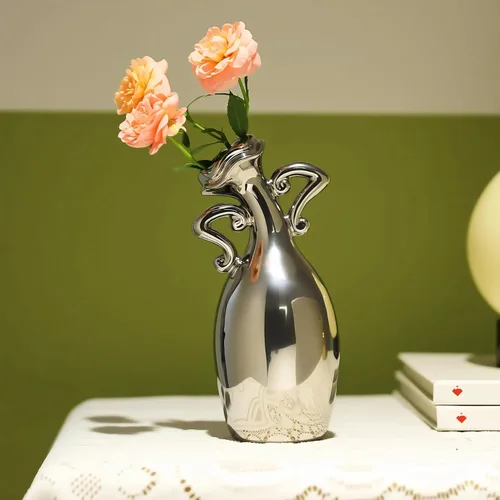 Vista 10 de Jarrón pequeño de cerámica dorada, un jarrón novedoso y lindo con forma única, jarrón moderno de decoración del hogar de 7 pulgadas, se puede