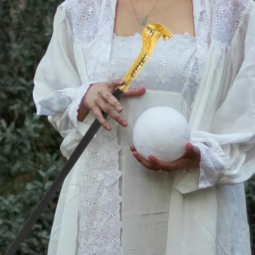 Vista 7 de Bastón de cosplay con cabeza de serpiente para Halloween, bastón para disfraces, suministros de fiesta y Halloween Dorado