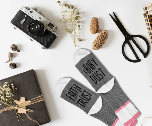 Vista 5 de Faith Trust Baby Dust calcetines de FIV para mujer talla 55-11 regalos de maternidad para embarazo regalos de FIV -A44 Gris