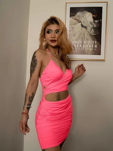 Vista 4 de BEAGIMEG Vestido corto sexy para mujer, con cuello halter, fruncido, fruncido, para fiesta, cóctel, vestido