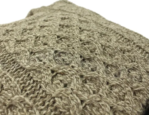 Vista 2 de Suéter de lana Aran con cuello redondo unisex fabricado en Irlanda grande