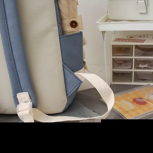 Vista 6 de Rcuyyl Mochila Kawaii con dijes y pines de accesorios, juego de 5 unidades, bonita mochila para mochila escolar, mochila de viaje de 17 pulgadas