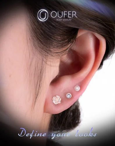 Vista 6 de OUFER 3 piezas de joyería de hélice de plástico para perforación, retenedor de labio transparente para cirugía, lindos anillos de labio con flores