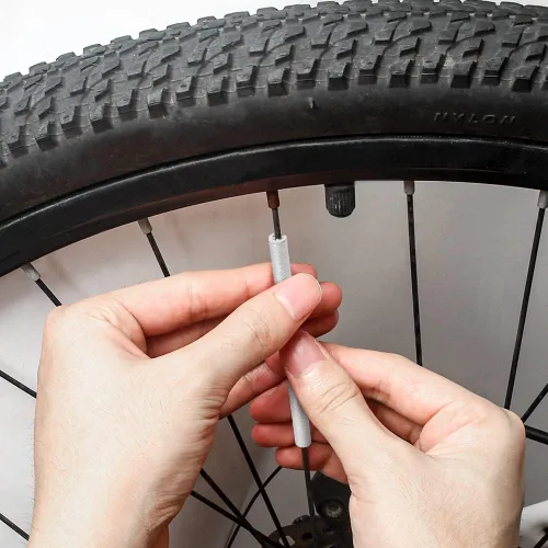 Vista 4 de Reflector de radios para bicicleta, reflectores de radios de bicicleta de visibilidad de 360°, clips reflectantes impermeables para bicicletas
