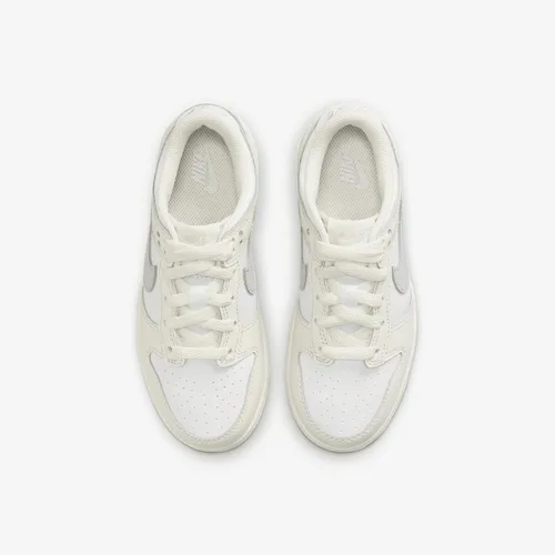 Vista 808 de Nike Kid's Dunk Low Sneaker