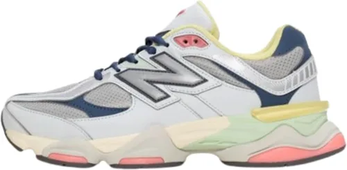 Vista 21 de New Balance Men's 9060 Sneakers beige gris