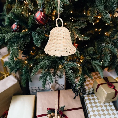 Vista 8 de 5 unids tejido ratán campana forma ornamento hecho a mano paja campana colgante colgante para decoración de fiesta de Navidad foto Prop