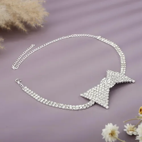 Vista 4 de YERTTER Gargantilla vintage de plata con diamantes de imitación con lazo, lindo collar gargantilla ajustable para fiestas, club de música, mujeres