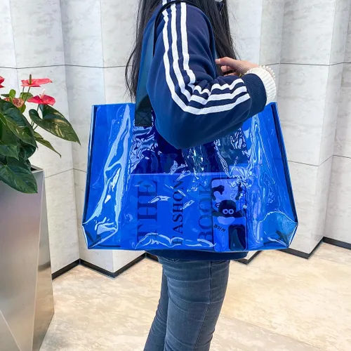 Vista 2 de Bolsa grande transparente – Versátil, impermeable, resistente a las manchas, bolsa de hombro transparente para el trabajo