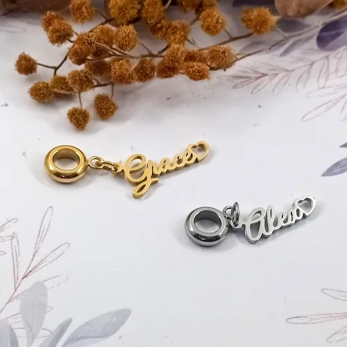 Vista 4 de QeenseKc Colgante de corazón con nombre personalizado para Pandora, pulsera europea, collar, regalo para mujeres y niñas