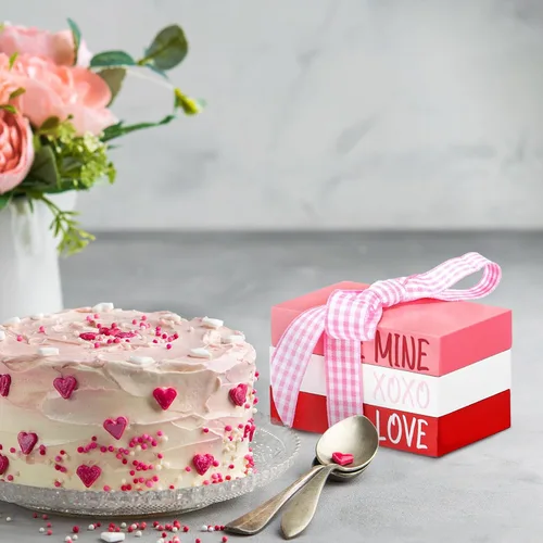 Vista 5 de Blulu Mini libros de madera decorativos para el día de San Valentín, 3 piezas de madera falsa, decoración de entrada, libros apilados de madera