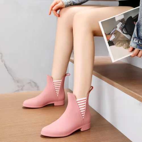 Vista 6 de Hsttgsr Botas de lluvia para mujer, cómodas botas de goma cortas antideslizantes, elegantes botines elásticos de tacón medio para jardín