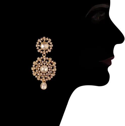 Vista 2 de Set de collar kundan bañado en oro tradicional para mujer con blanco, joyas Maang Tikka I Jewels