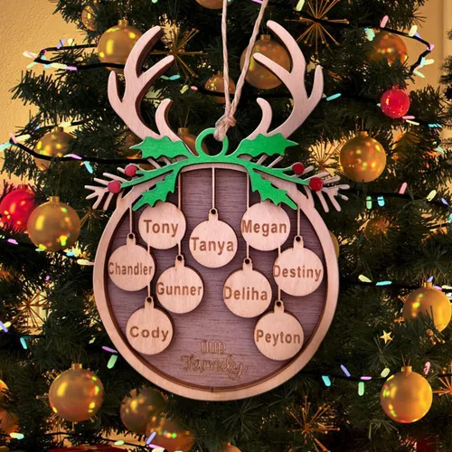 Vista 15 de Adorno de Navidad familiar personalizado 2023, adornos de madera para árbol de Navidad con cuerda pequeña, de 1 a 10 nombres personalizados