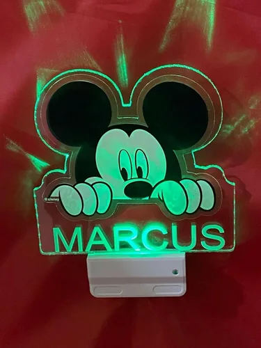 Vista 4 de Mirror Mania Store Lámpara de mouse con enchufe de luz nocturna LED personalizada grabada gratis hecha a pedido, decoración de habitación de niñas