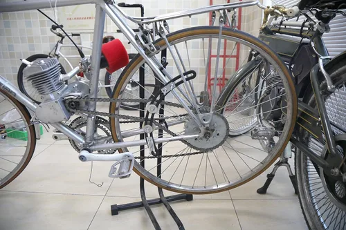 Vista 4 de Tensor de cadena de polea tensor de arco para bicicleta motorizada de gas de 2 tiempos 80CC
