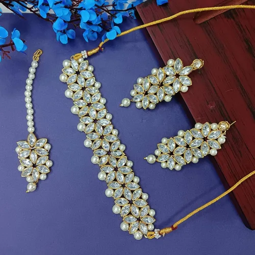 Vista 2 de Efulgenz Indian Jewelry Crystal Choker Faux Pearl Floral Necklace Earrings Maang Tikka Bollywood Wedding Bridal Jewelry Set for Women