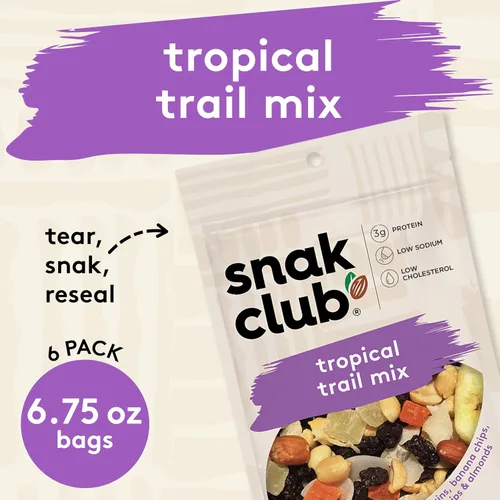 Vista 3 de Snak Club Tropical Trail Mix con cacahuetes, papaya seca, pasas, chips de plátano, piña seca, chips de coco y almendras, aperitivo sin gluten