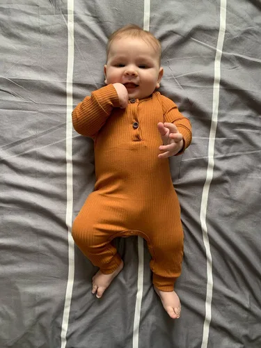 Vista 2 de Eghunooy Mameluco de una pieza de color sólido para bebé niño y niña