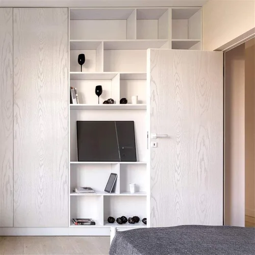 Vista 4 de Papel de vinilo Yancorp con textura de madera, de grano blanco, acabado en mate, rollo de vinilo autoadhesivo para forrar cajones, encimeras