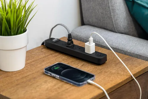 Vista 4 de GE - Barra multicontacto color blanco, 6 enchufes de protección contra sobretensiones, cable de extensión de 2.4 m, tira de alimentación, 800