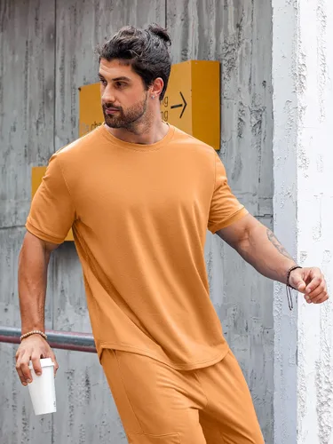 Vista 2 de Babioboa Conjunto de 2 piezas de camiseta y pantalones deportivos para hombre, con bolsillo con solapa, pantalones deportivos holgados y lisos