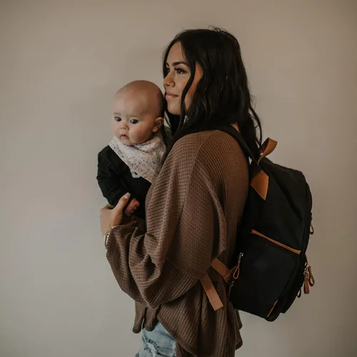 Vista 7 de Parker Baby Co. Mochila para pañales - Bolsa de pañales con cremallera completa con bolsillos aislados - Negro