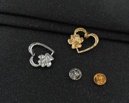 Vista 6 de RUIZHEN Broche con diseño de corazón de amor con huella de perro
