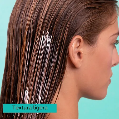 Vista 3 de Apivita Oily Roots & Dry Ends Balancing Conditioner Balances, Hydrates & Moisturizes Hair with Nettle & Propolis