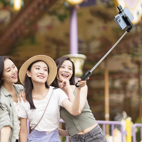 Vista 4 de Trípode de teléfono de 67 pulgadas y selfie stick trípode de viaje para selfies de iPhone, con soporte para teléfono, rotación de 360°, palo selfie