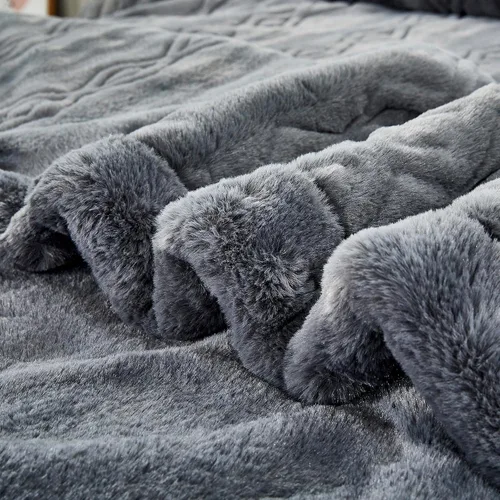 Vista 2 de LGYKUMEG Manta pesada de visón coreano de 10 libras, manta de forro polar de felpa cálida para invierno, sedosa suave y cálida, manta de cama Beige