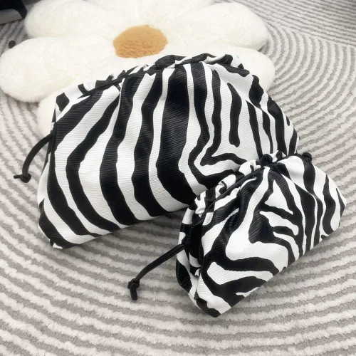 Vista 6 de Bolso cruzado para mujer con diseño de nube, bolso de noche brillante, bolso de mano con cordón ajustable, bolso de hombro fruncido