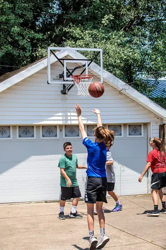 Vista 7 de Silverback NXT - Aro de baloncesto fijo y altura ajustable de 54 pulgadas con diseño QuickPlay