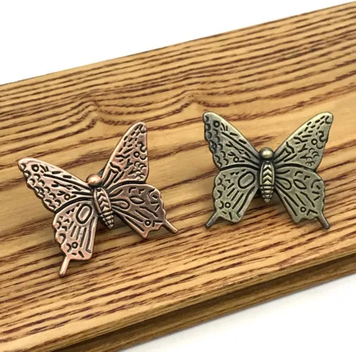 Vista 6 de 4 pomos de metal con forma de mariposa antigua para cajones (2 piezas de bronce y 2 bronce rojo)