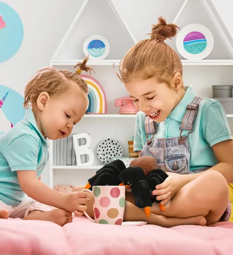 Vista 5 de DolliBu Animal de peluche de araña, tarántula salvaje suave y abrazable, adorable juguete de peluche para jugar, lindos animales del desierto