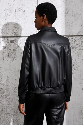 Vista 6 de Chaqueta de piel auténtica para mujer, con botones frontales, cuello vuelto hacia abajo, chaqueta de motociclista SmartUniverseWear