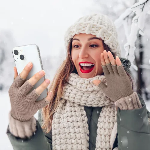 Vista 4 de SATINIOR 4 pares de guantes de invierno de medio dedo, guantes de punto sin dedos, guantes elásticos cálidos para hombres y mujeres