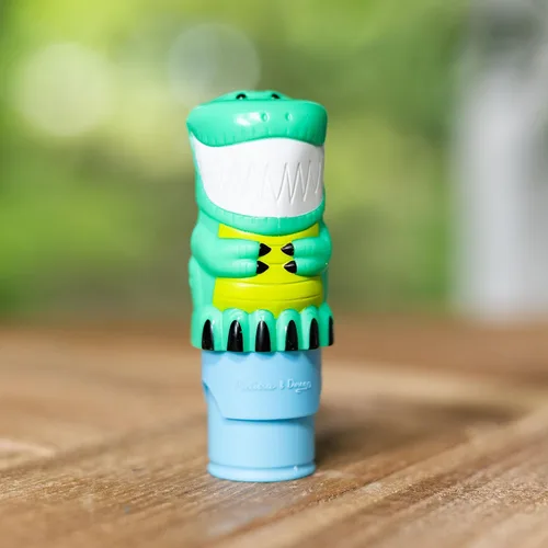 Vista 9 de Melissa & Doug Paquete de dinosaurios Wow!™ Sticker Wow!™: libro de actividades de 24 páginas, sello adhesivo recargable, mini almohadilla, 500