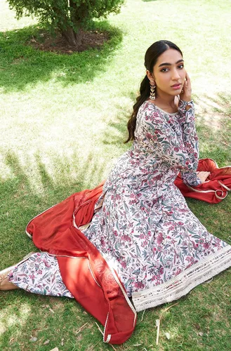 Vista 5 de Janasya Conjunto Kurta Embellecido con estampado floral digital rosa Georgette para mujer